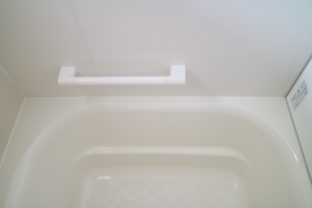 浴槽の黄ばみ カビキラーで落とせる 掃除方法や予防法をご紹介 家事lovers