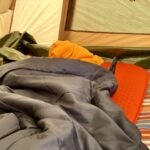 ファミリーキャンプにおける寝床について！シュラフ(寝袋)やマットの選び方